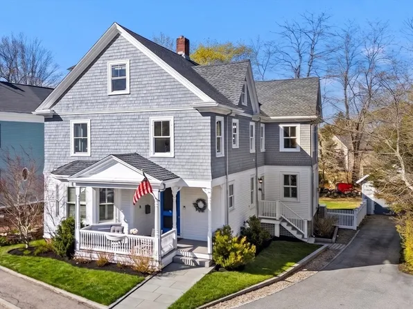14 North St, Manchester, MA 01944