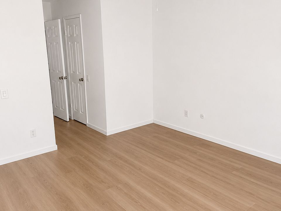 2nd image of 24714 Sand Wedge Ln