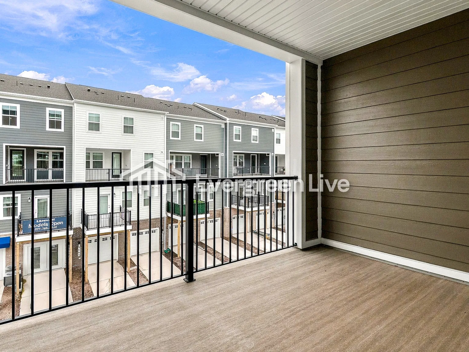 3 bed, 2.5 bath, 2415 sqft, $2,985 — Photo 2
