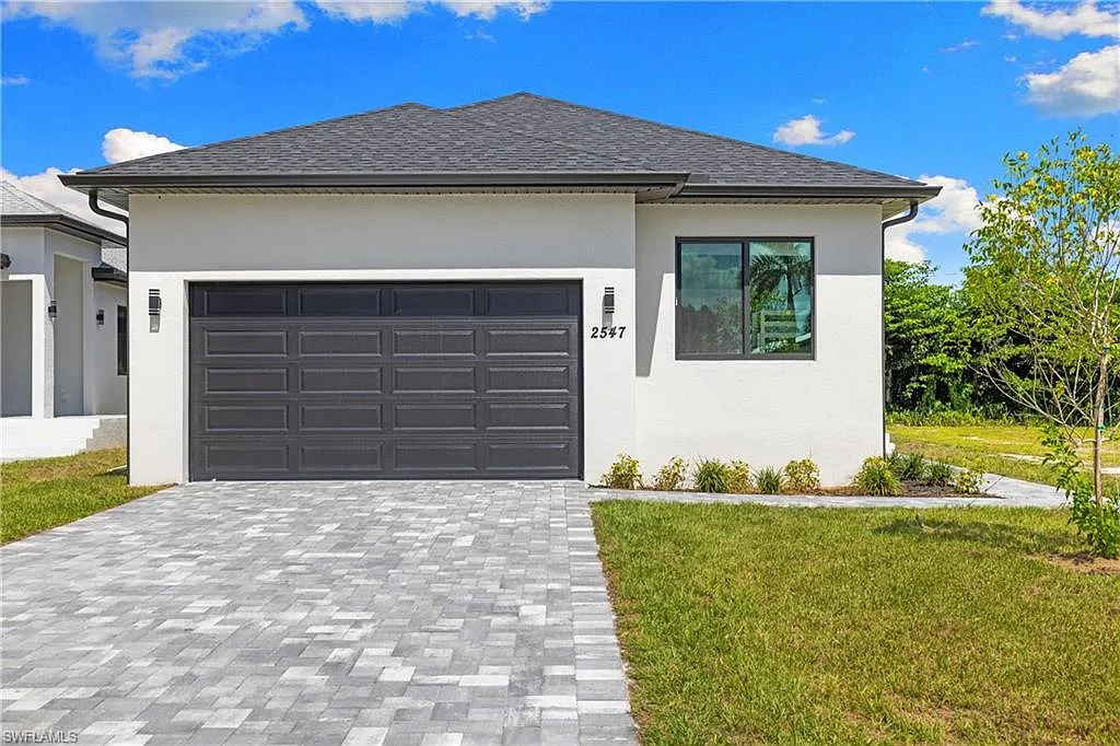 4 bed, 3.0 bath, 1981 sqft, $4,500 — Photo 1