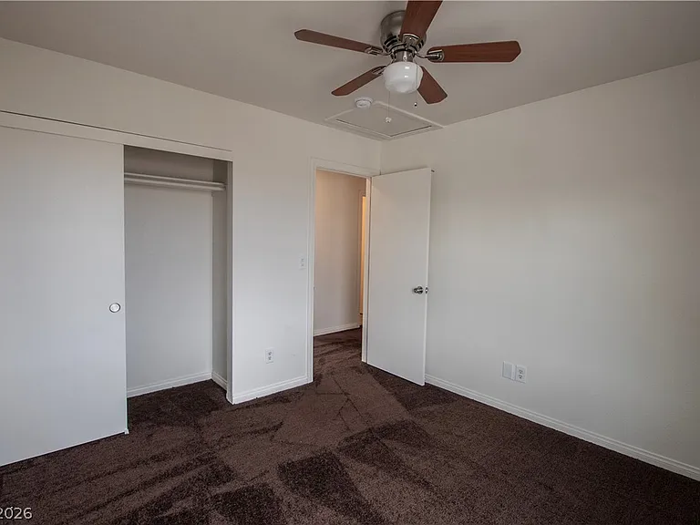 119 W Victory Rd — Photo 20