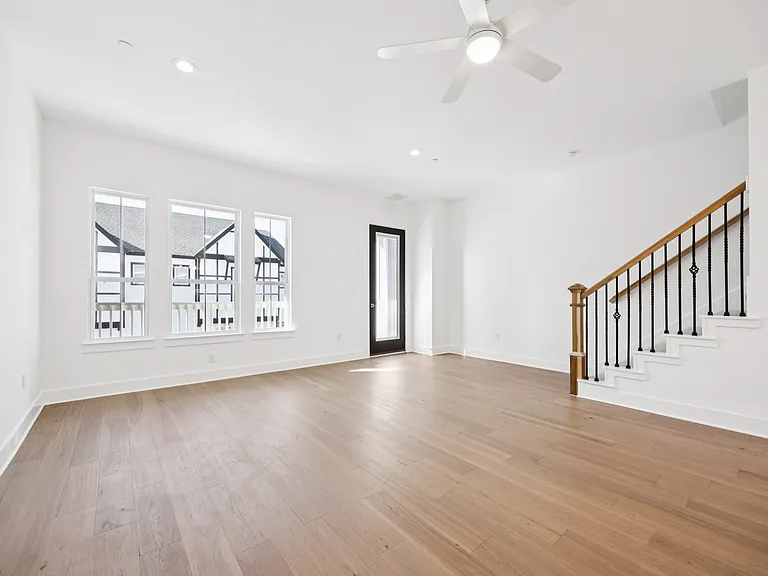 262 Harris St — Photo 23