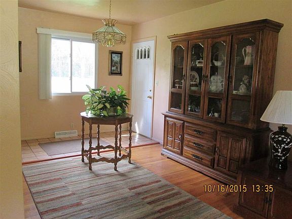 3rd image of 52625 Bamford Dr