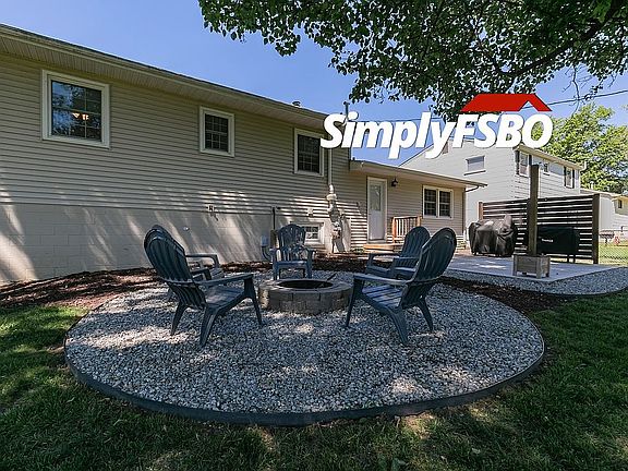 3rd image of 1826 Sussex Ct
