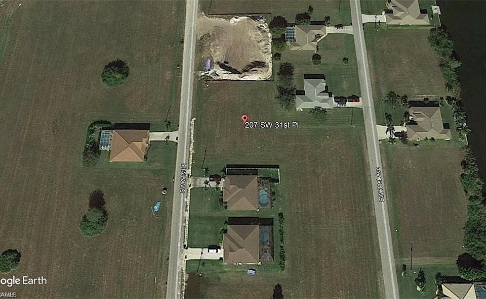 2nd image of 209 SW 31st Pl