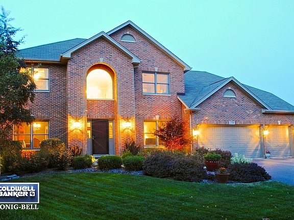 2nd image of 27 W Sandstone Ct