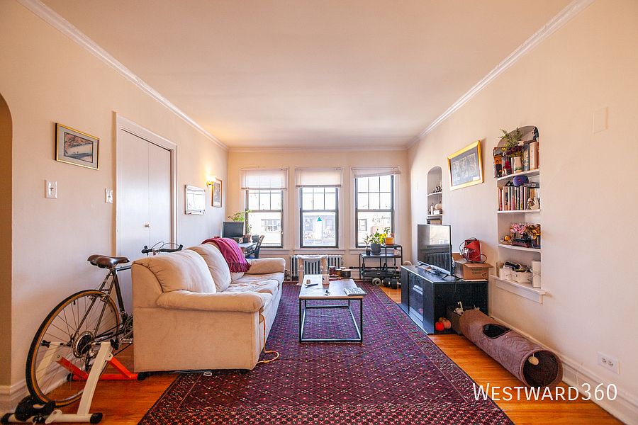 1st image of 1618 W Farwell Ave APT 3A