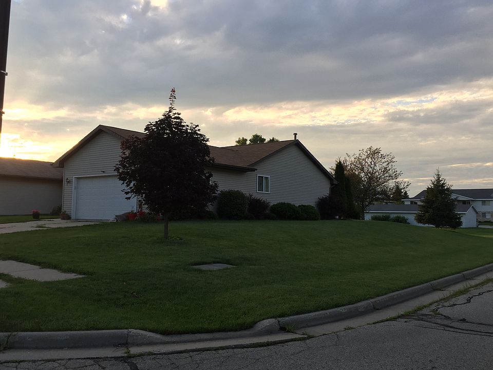 2nd image of 422 E 3rd Ave
