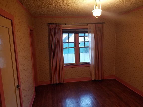 4th image of 2924 Van Pelt Pl