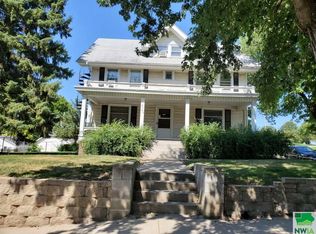 2325 Douglas St, Sioux City, IA 51104