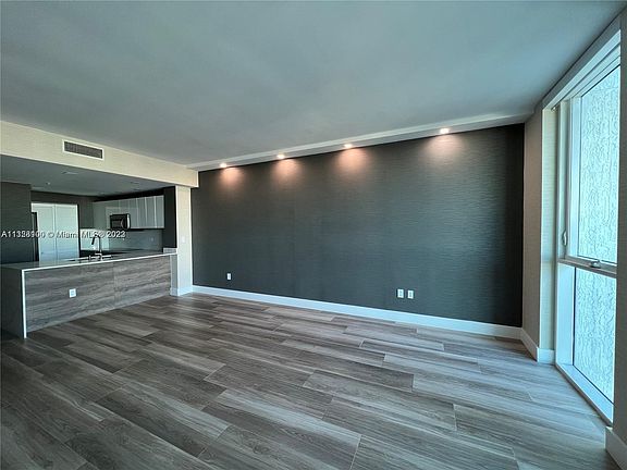 4th image of 244 Biscayne Blvd APT 1906