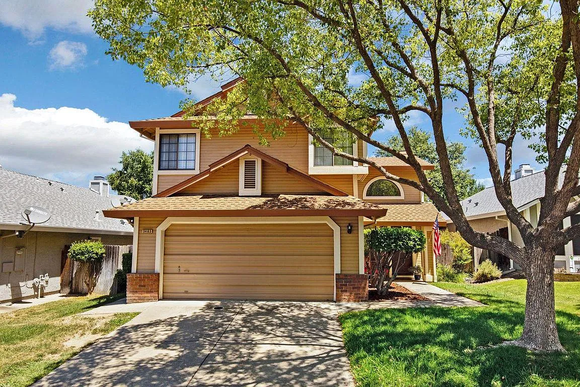 3463 Lowther Way photo 1