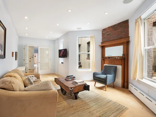 210 West 82nd Street image 7 of 14