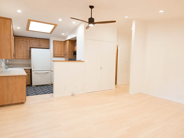 2604 Foothill Rd — Photo 7