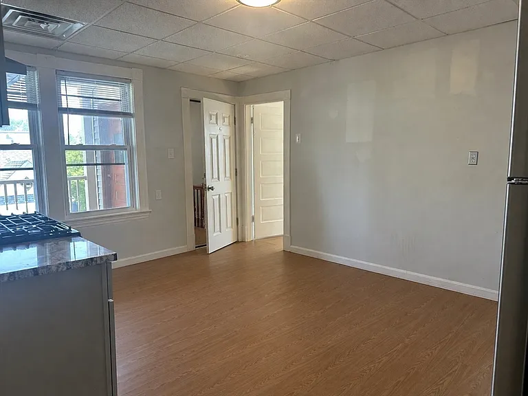 187 White St #3 — Photo 9