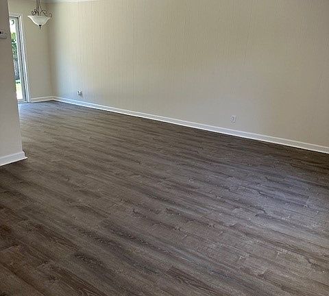 4th image of 675 E Fox Ct #A