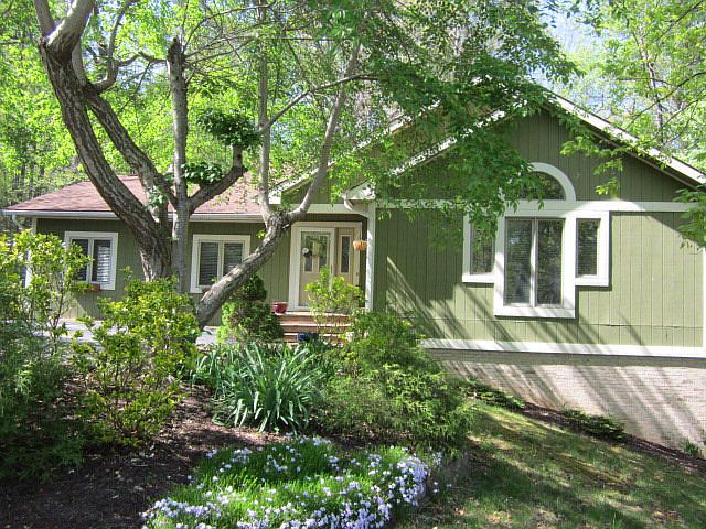 1st image of 398 Flower Dr