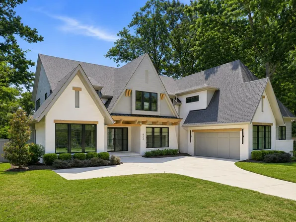 822 Pebblebrook Dr, Raleigh, NC 27609