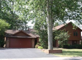 170 Country Place Ln, Rochester, NY 14612