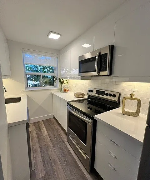 1051 Victoria Park Ave — Photo 3