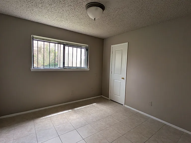 3418 Knotty Oaks Trl — Photo 5
