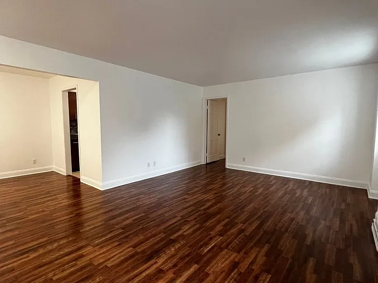 5313-5325 Territorial Rd — Photo 12