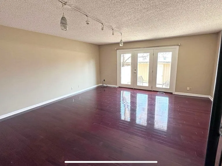 3424 SW Arrowhead Rd — Photo 2