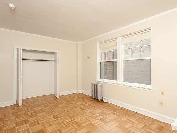 3rd image of 1209 W Sherwin Ave #6