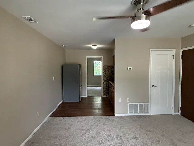 309 W Church St #B — Photo 7