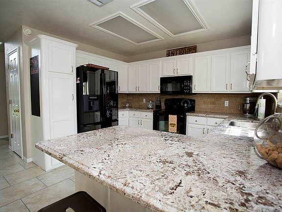 4th image of 7681 Rosewood Dr