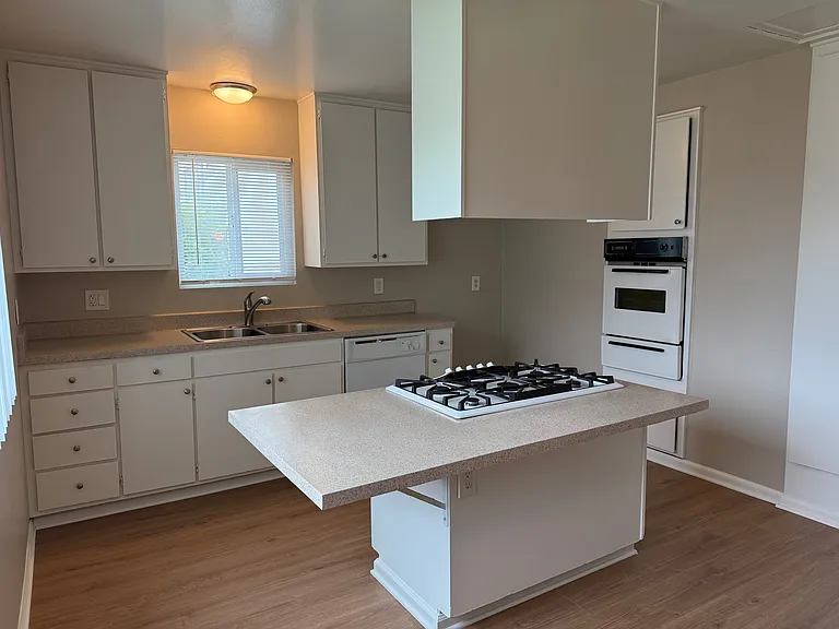 325 E Amerige Ave #A — Photo 14