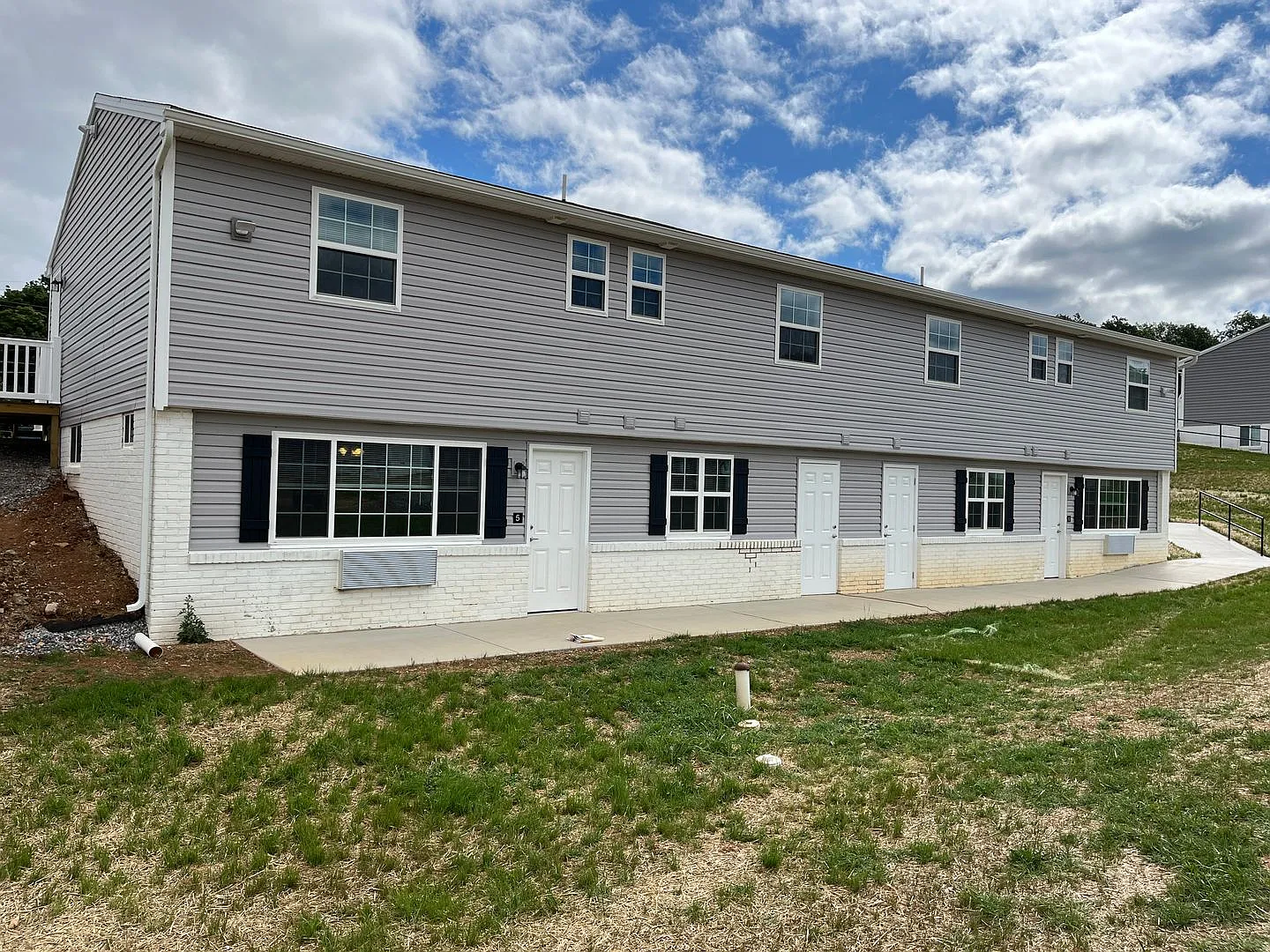 Salem Run Apartments - Phase 1 — Photo 3