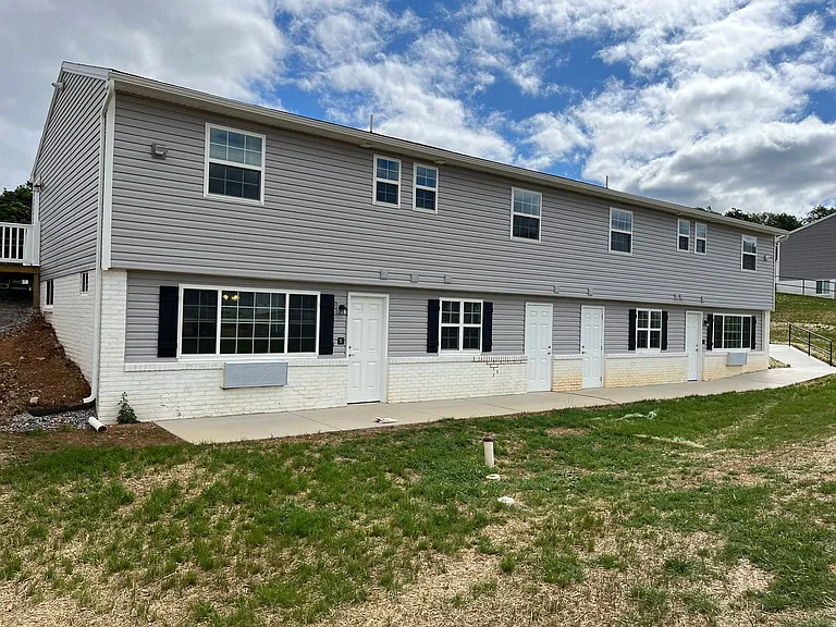 Salem Run Apartments - Phase 1 — Photo 18