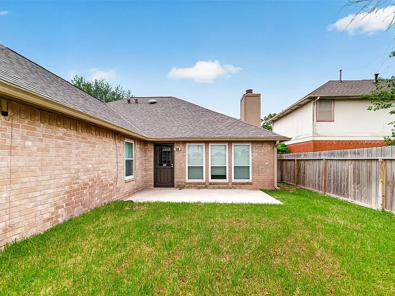 7403 Oak Walk Dr — Photo 38