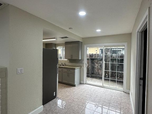 5th image of 9561 Kelley Dr