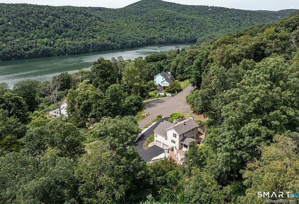 1st image of 11 Squantz View Drive