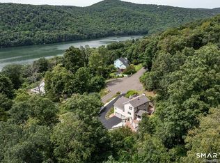 11 Squantz View Dr, New Fairfield, CT 06812