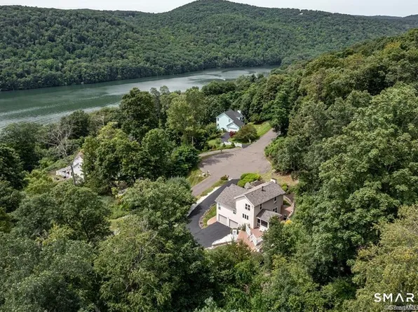 11 Squantz View Drive, New Fairfield, CT 06812