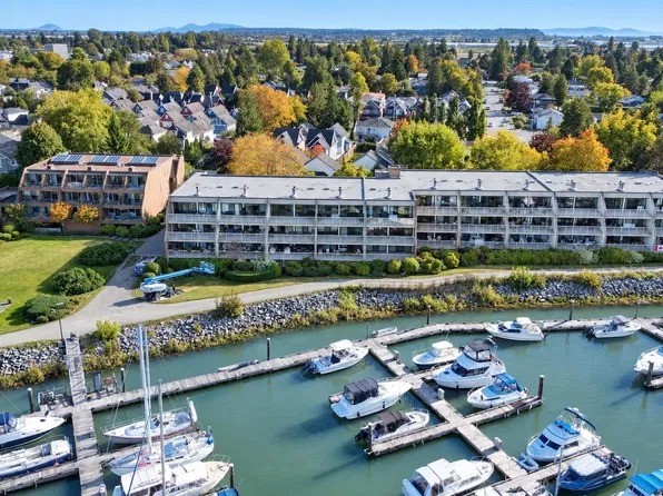 4803 48th Ave #204, Delta, BC V4K 1V2