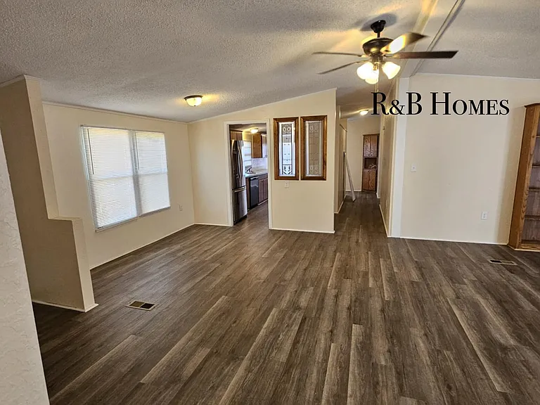 326 Johnston Dr — Photo 6