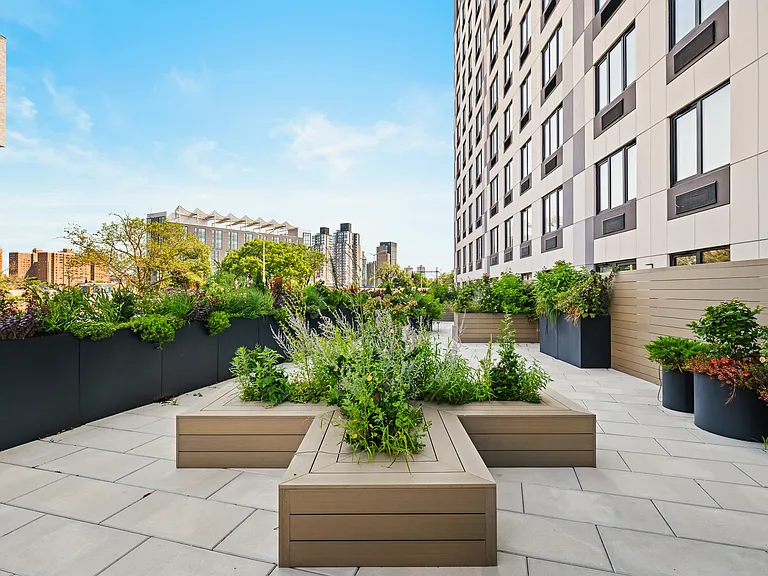 261 Grand Concourse #4818 — Photo 37