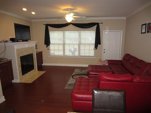 3rd image of 1545 Crescent Hills Dr
