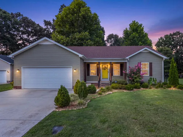 110 Collinwood Dr, Tullahoma, TN 37388
