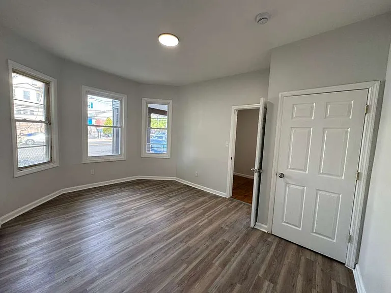 140 Johnson Ave #1 — Photo 4