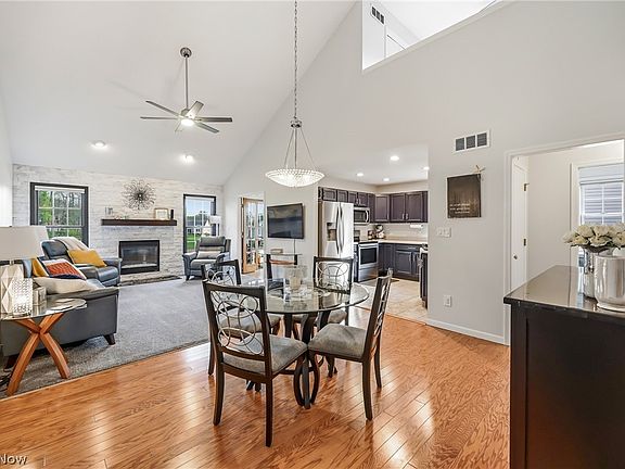 4th image of 57 Timber Lake Dr