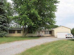 11195 Devils Creek Rd, Blue Grass, IA 52726