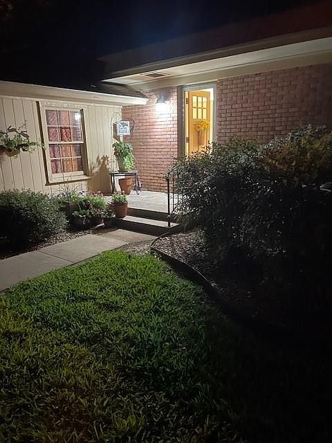 2nd image of 1423 Bixby Ave SW