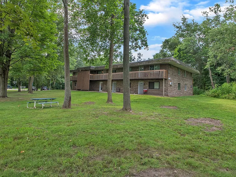 Birchwood Apartments (BW Apartments LLC) — Photo 4
