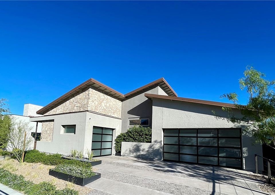 1st image of 524 Vista Sunset Ave