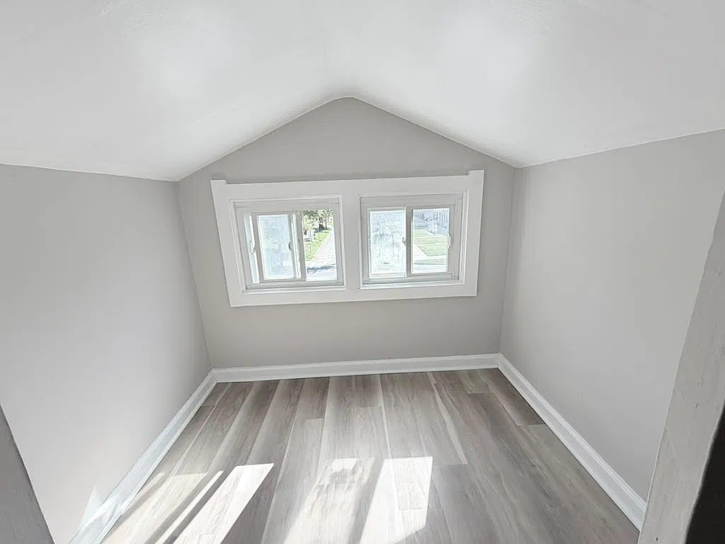 4 bed, 1255 sqft, $1,325 — Photo 2